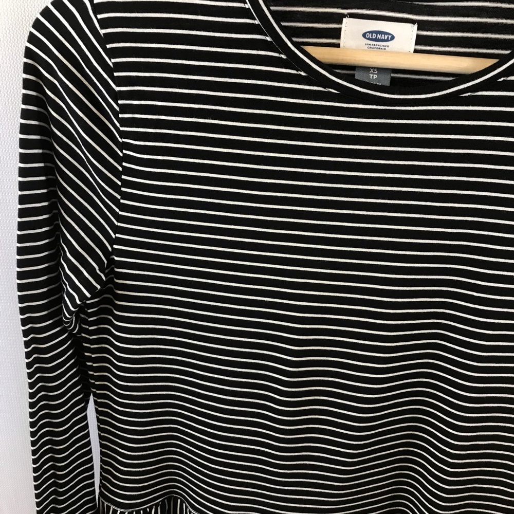 Old Navy striped Top black & white XS Long sleeve - Picture 5 of 8